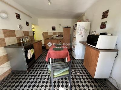 Eladó családi ház Budapest
