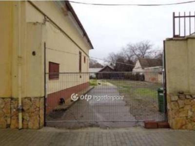 Eladó lakás Orosháza