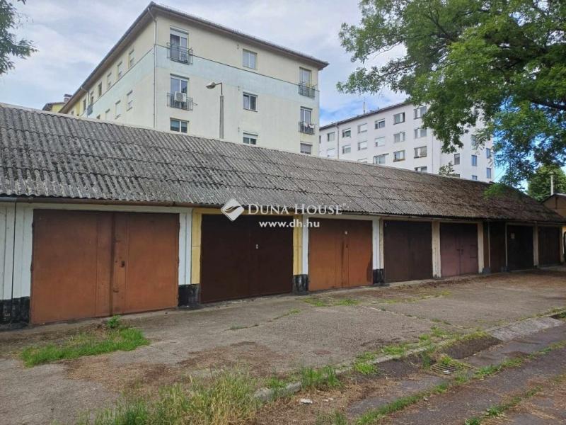 Eladó egyedi garázs Miskolc