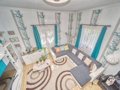 Eladó ikerház - 1161 Budapest, XVI. kerület , Akácfa utca