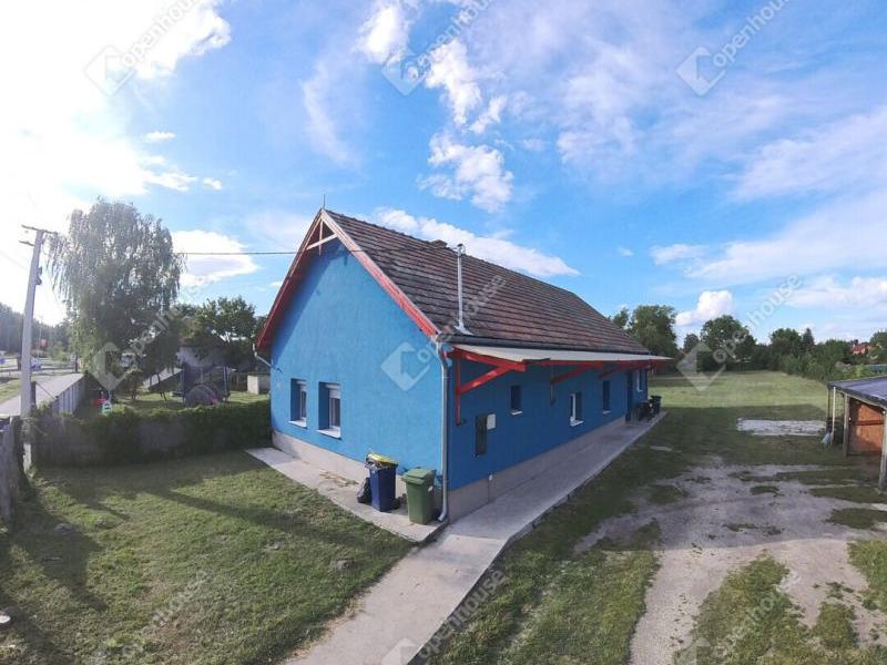 Eladó családi ház Monor