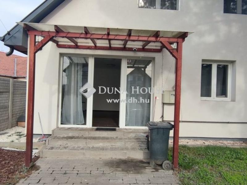 Eladó iroda családi házban Szigethalom