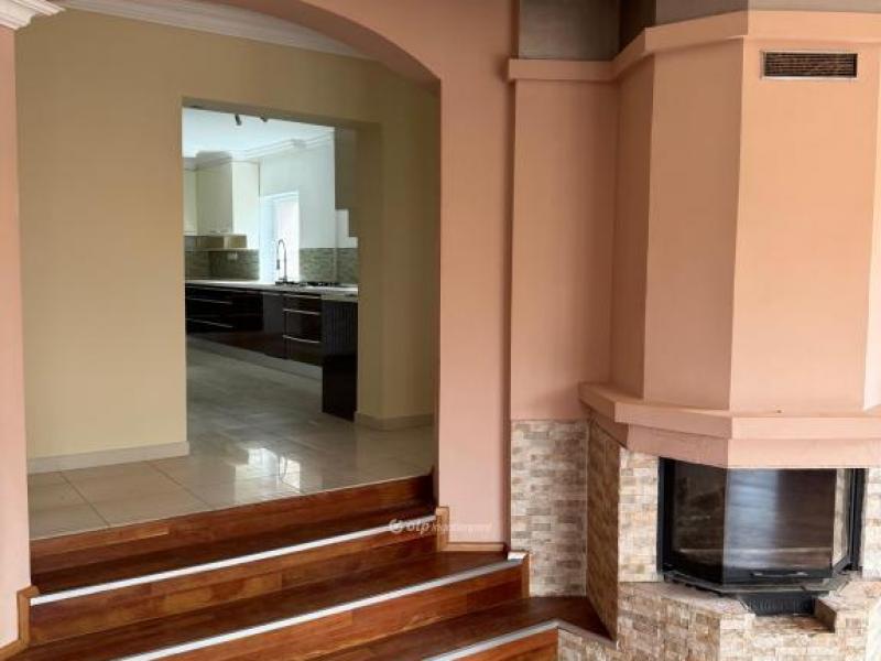 Eladó családi ház Pilisborosjenő