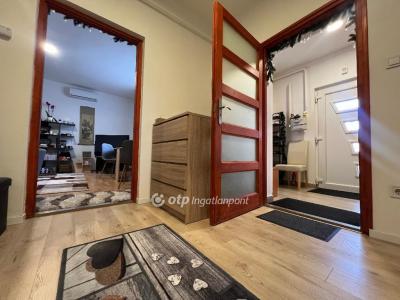 Eladó családi ház Budapest