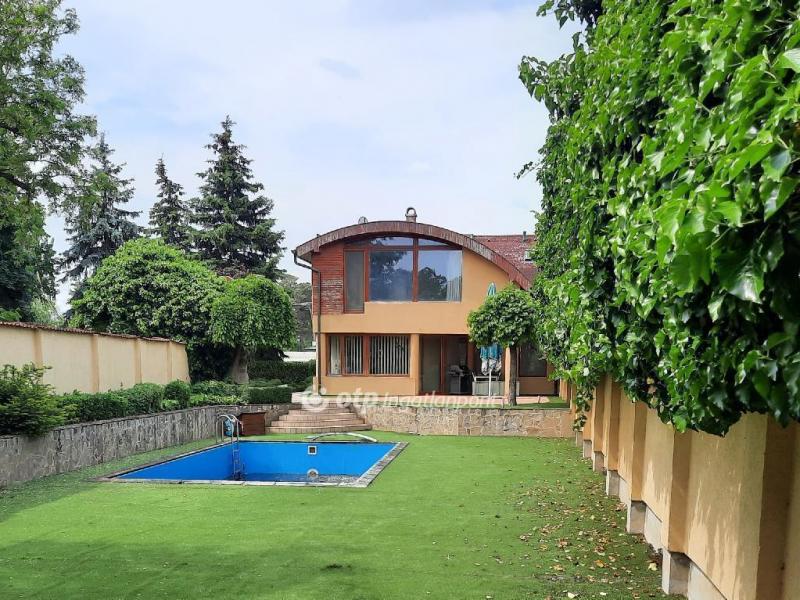 Eladó családi ház Siófok