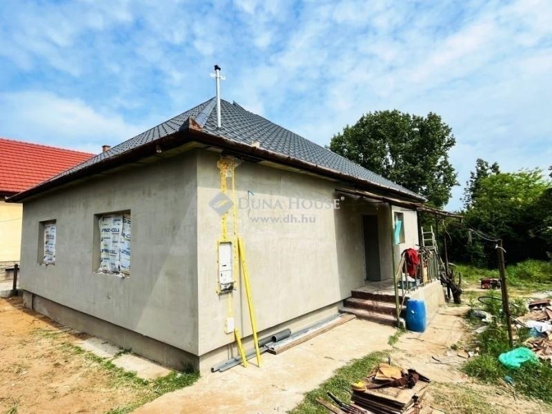 Eladó családi ház