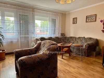 Eladó családi ház Üllő