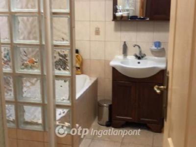 Eladó családi ház Törökbálint