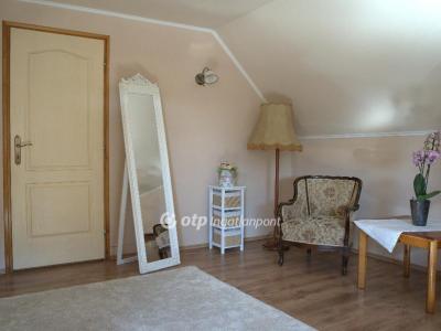 Eladó családi ház Törökbálint