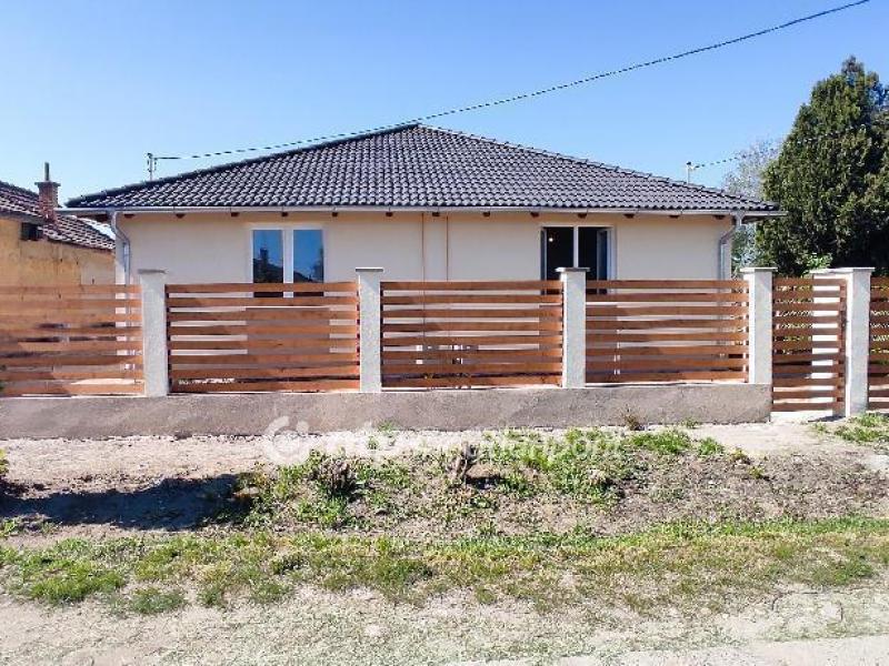 Eladó ikerház Tura