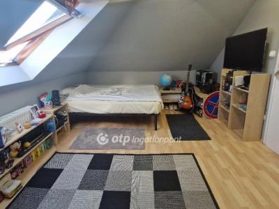 Eladó családi ház - 2700 Cegléd