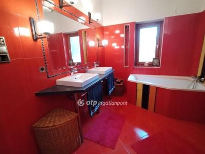 Eladó családi ház - 7635 Pécs
