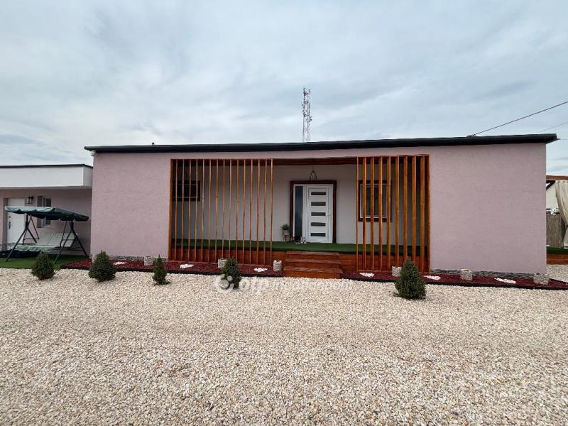 Eladó családi ház Nyírtass