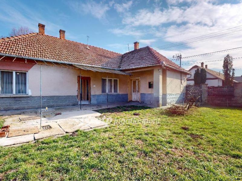 Eladó családi ház Jászberény