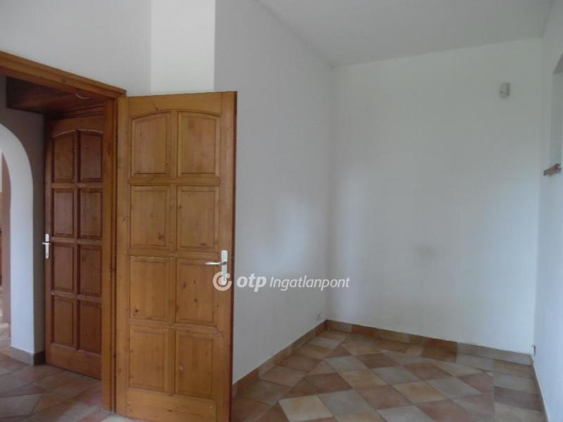 Kiadó családi ház Páty