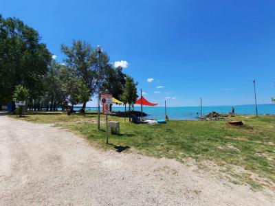 Eladó nyaraló Balatonkenese Balatonakarattya