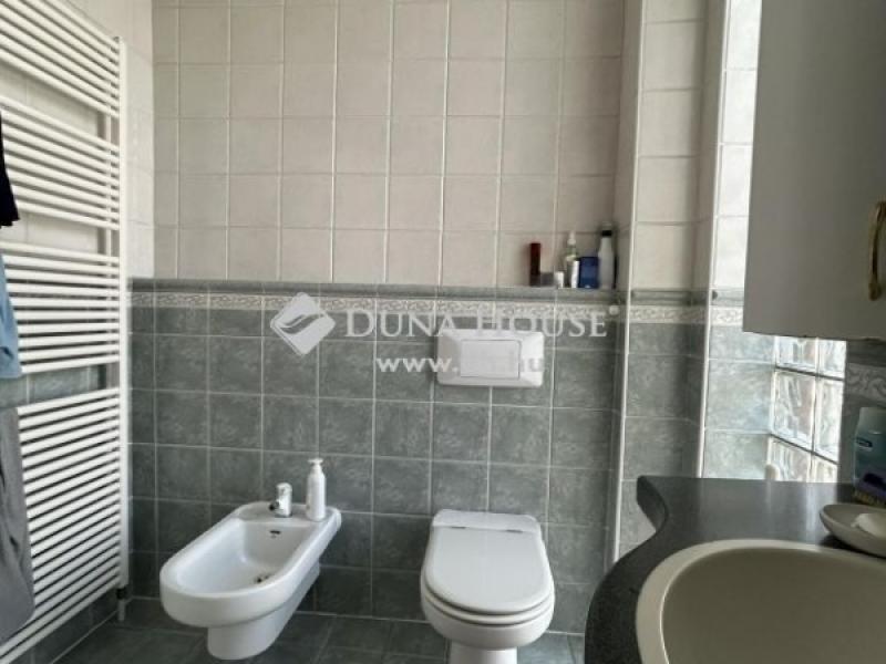 Eladó családi ház Vecsés