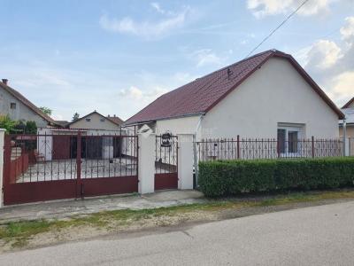 Eladó családi ház - 2760 Nagykáta