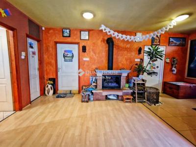 Eladó családi ház Üllő