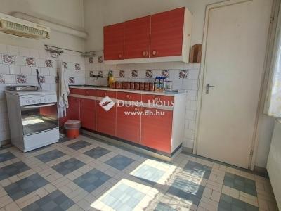 Eladó családi ház - 2220 Vecsés