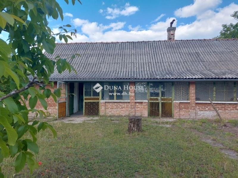 Eladó családi ház Izsák