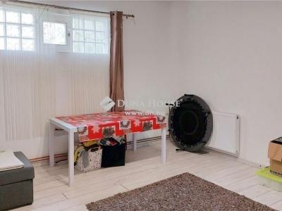 Eladó házrész Monor