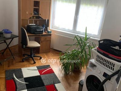 Eladó családi ház Tököl
