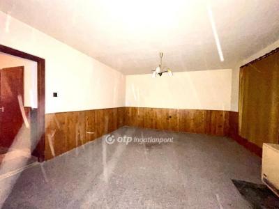 Eladó családi ház Tata