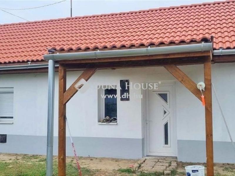 Eladó családi ház Tápióbicske