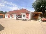 Eladó üzlethelység udvarban Pécs