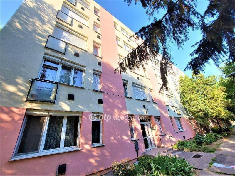Eladó lakás Szolnok