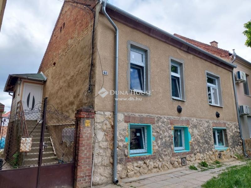 Eladó házrész Pécs