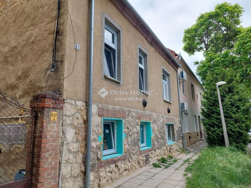 Eladó kastély Pécs