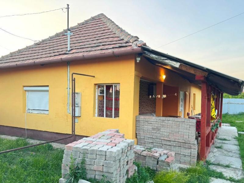 Eladó családi ház Tiszacsege