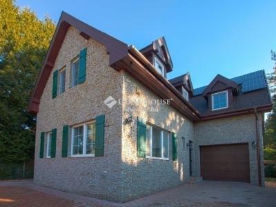 Eladó családi ház