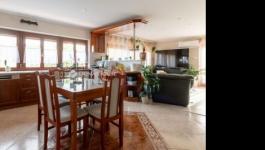 Eladó házrész Fót