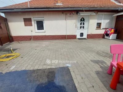 Eladó családi ház Tiszakécske