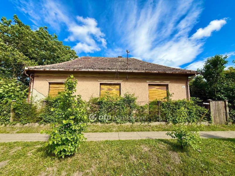 Eladó családi ház Tápiógyörgye