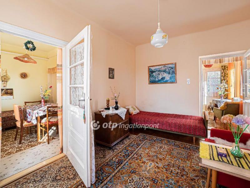 Eladó családi ház Abony