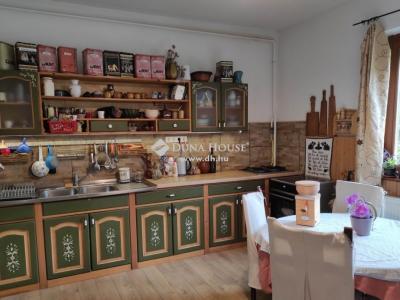 Eladó családi ház Balatonalmádi