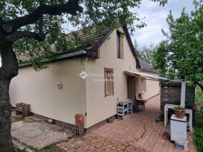 Eladó családi ház Balatonalmádi