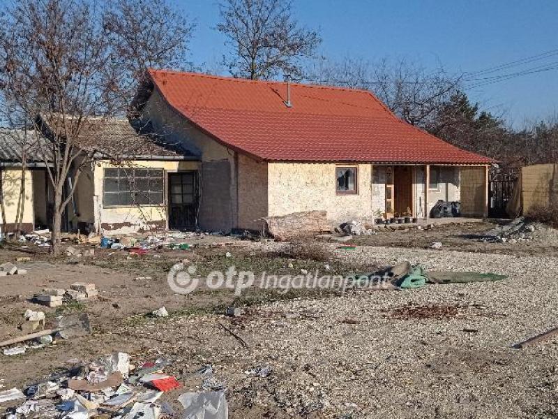 Eladó családi ház Csemő