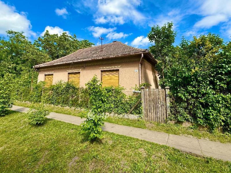 Eladó családi ház Tápiógyörgye
