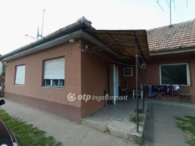 Eladó családi ház Ecséd
