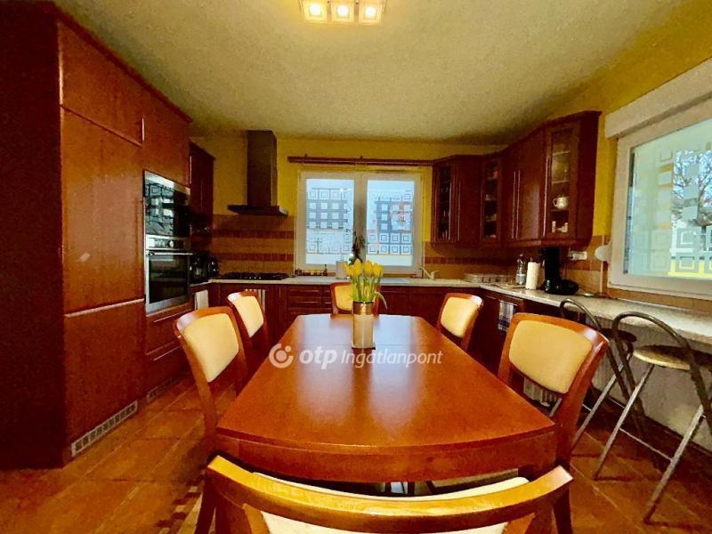 Eladó családi ház Debrecen