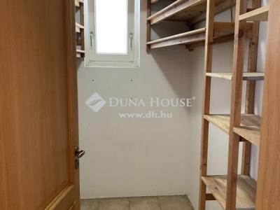 Eladó családi ház Budapest