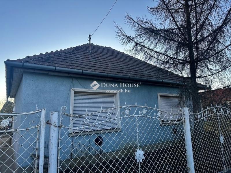 Eladó családi ház Nagytarcsa