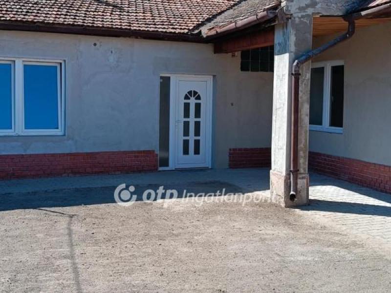 Eladó családi ház Nagykőrös