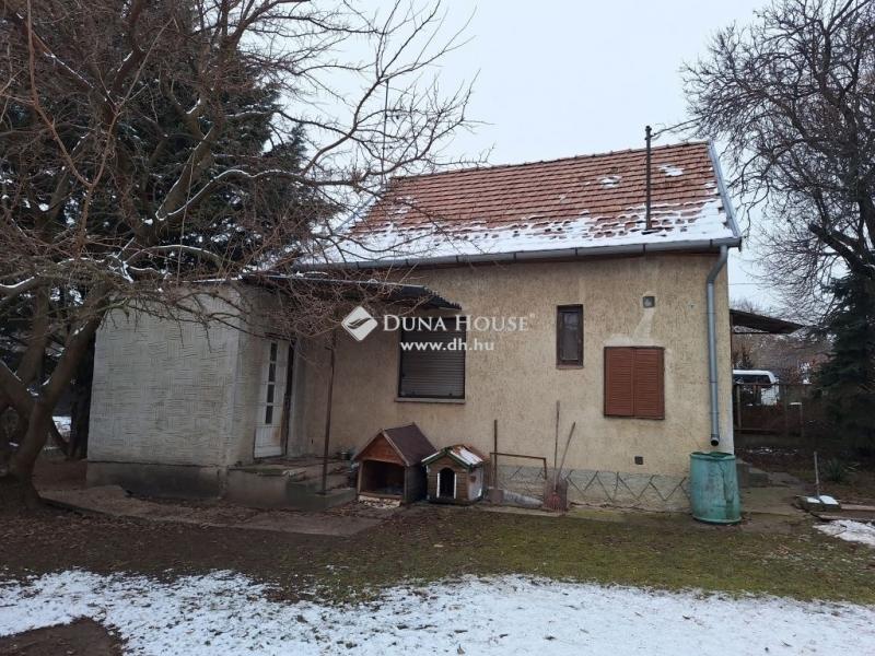 Eladó családi ház Érd