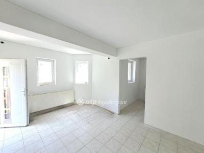 Eladó családi ház Kecskemét